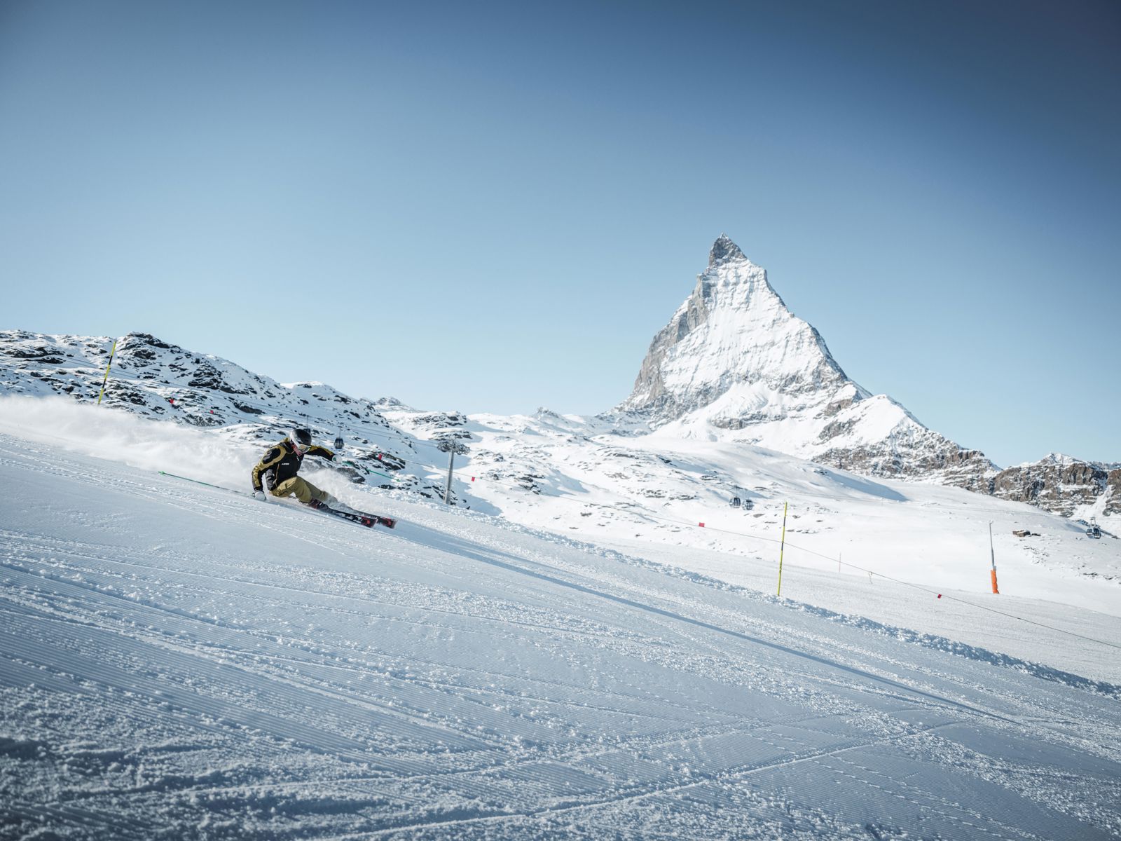 Zermatt Matterhorn fast skier
