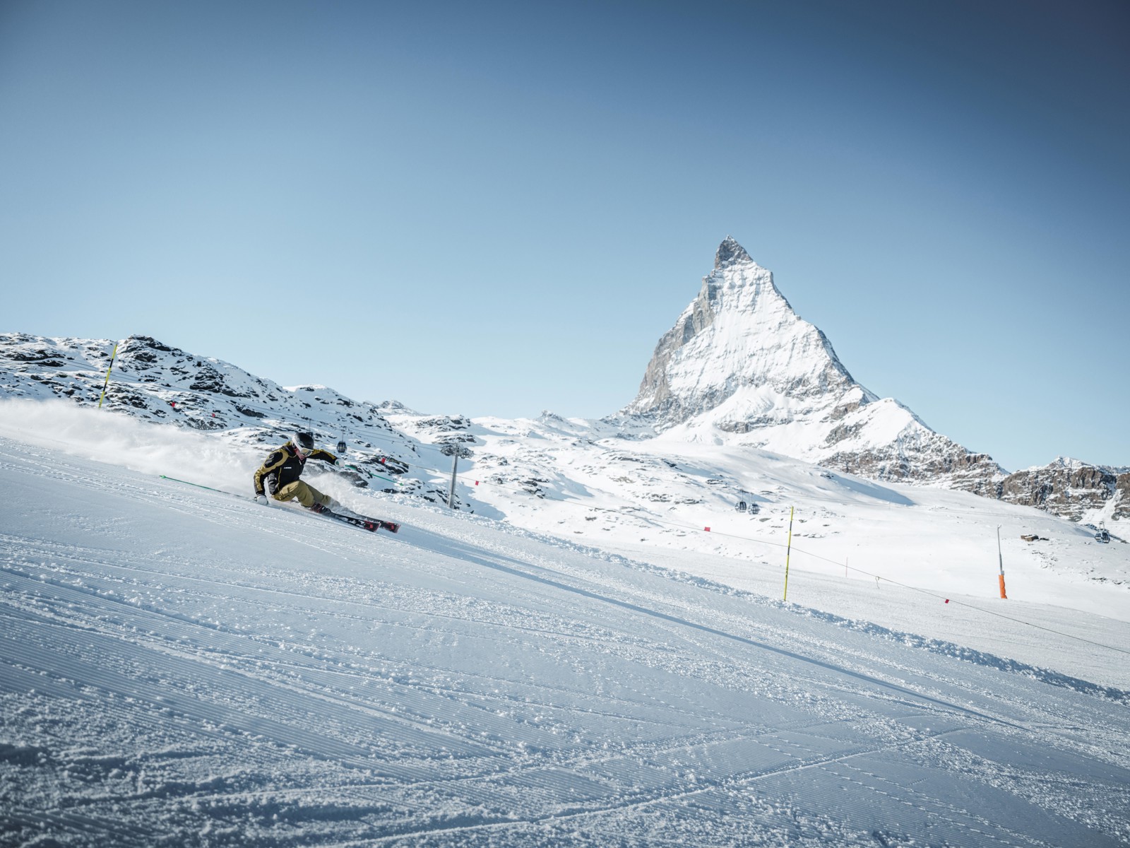 Zermatt Matterhorn fast skier