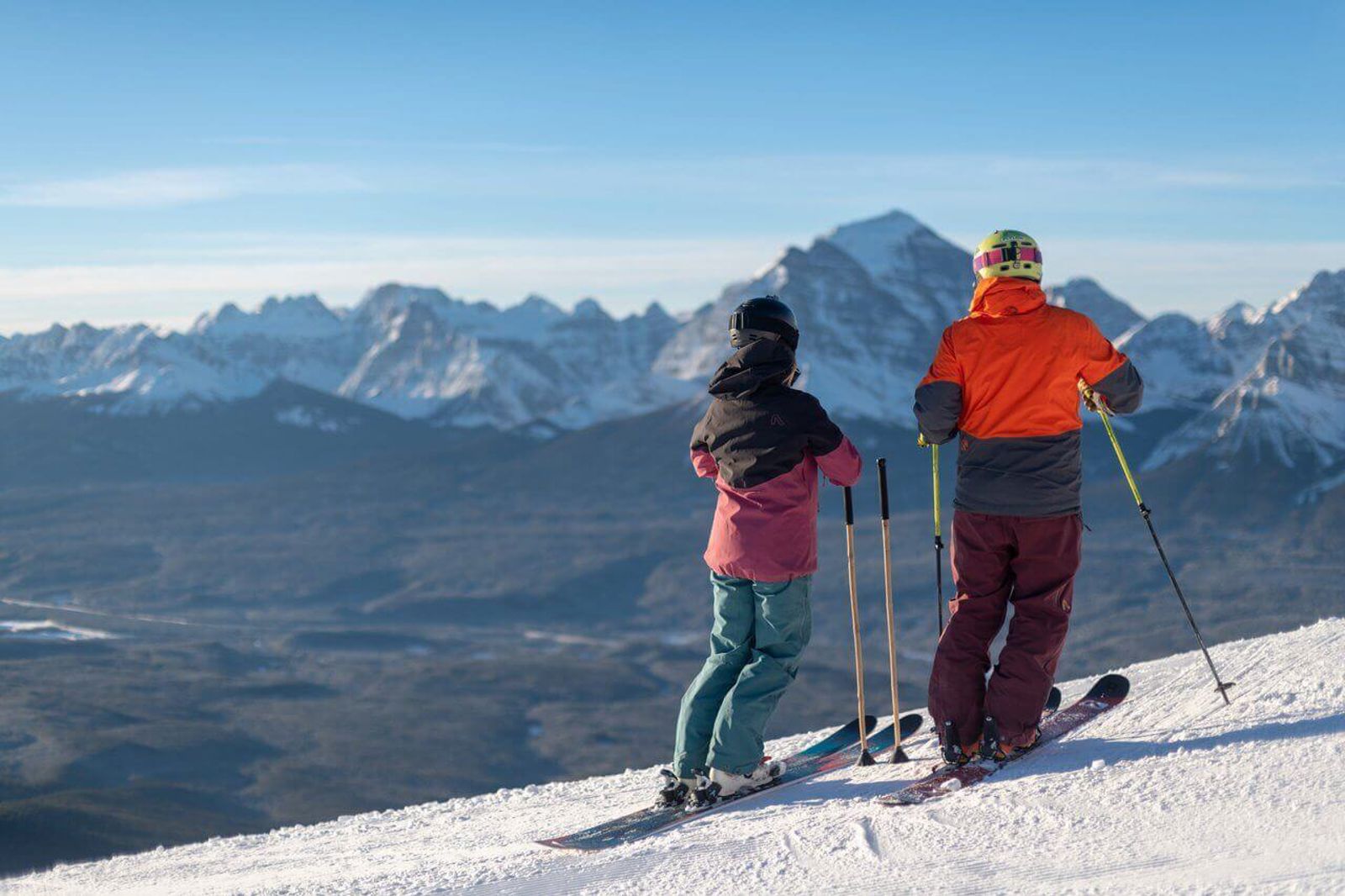 SkiBig3 AB couple skiing